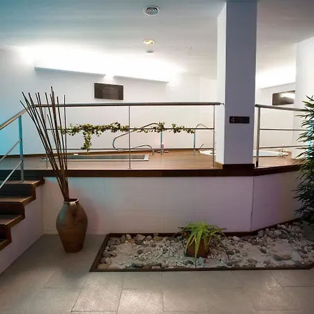 Отель Bahia Альмуньекар